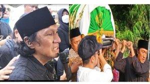 20240310-Isak-Tangis-Ikang-Fawzi-di-Makam-Marissa-Haque.jpg