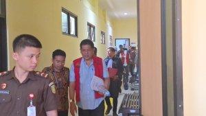 20241212-Terdakwa-Marwan-rompi-merah.jpg