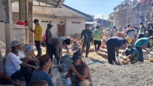 20250410-GOTONG-ROYONG-Anggota-TNI-Polri-di-Kecamatan-Puding-Besar-bergotong-royong.jpg20251004-GOTONG-ROYONG-Anggota-TNI-Polri-di-Kecamatan-Puding-Besar-1.jpg20251004-GOTONG-ROYONG-Anggota-TNI-Polri-di-Kecamatan-Puding-Besar-21.jpg