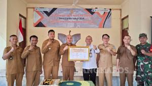 bangka/20250805-PENYERAHAN-PIAGAM-PENGHARGAAN-Pj-Sekretaris-Daerah-Kabupaten-Bangka-Selatan-Hefi-12.jpg