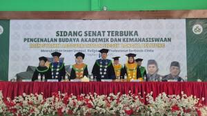20250903-KUKUHKAN-MAHASISWA-BARU-Rektor-IAIN-SAS-Bangka-Belitung-Dr-Irawan-MSI-Resmi.jpg