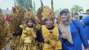 20250906_Kostum-Karnaval-Emas.jpg
