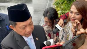 20250917-Menteri-Dalam-Negeri-Tito-Karnavian-tiba-di-Kepresidenan.jpg