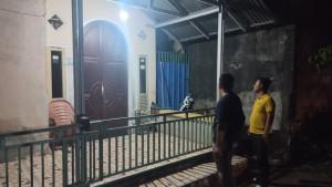 20251003-DATANGI-RUMAH-Anggota-Unit-Tipidter-Satreskrim-Polres-Belitung-mendatangi-rumah-HR.jpg