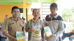 20251003-TERIMA-BANTUAN.jpg