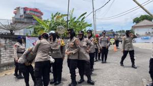 20251006-PENGAMANAN-AUDIENSI-Anggota-kepolisian-dari-Polres-12.jpg20251006-PENGAMANAN-AUDIENSI-Anggota-kepolisian-dari-Polres-Bangka-saat.jpg
