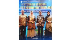 20251010-PENGHARGAAN-Jajaran-direksi-RSUD-Ibnu-Saleh-Kabupaten-Bangka-Tengah-1.jpg