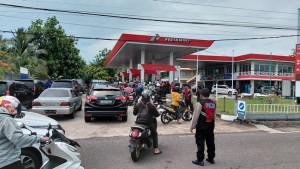 20251013-Suasana-antrean-warga.jpg