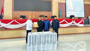 bangka/20251015-PENYERAHAN-DOKUMEN.jpg