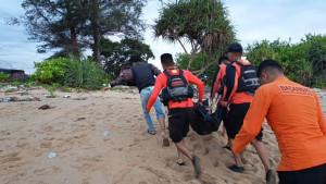 bangka/20251016-EVAKUASI-KORBAN-Tim-SAR-Gabungan-ketika-melakukan-123.jpg