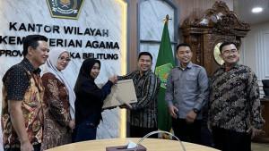 bangka/20251016-PENGHARGAAN-KEMENAG-Sintia-Eliza-guru-MTsS-Plus-Dahrul-Ulum-Sungailiat.jpg