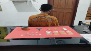 bangka/20251019-NARKOBA-MG-alias-F-asal-Mentok-ditetapkan-sebagai-tersangka.jpg