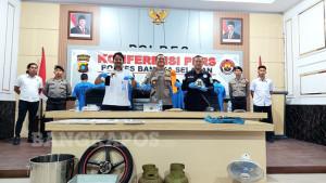 20251021-BARANG-BUKTI-Kabag-Ops-Polres-Bangka-Selatan-Kompol-Agus-Prasetiawan-1.jpg