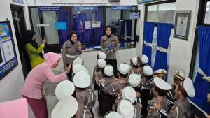 bangka/20251024-BELAJAR-TERTIB-Para-polisi-cilik-pocil-dari-TK-Kemala-Bhayangkari-12.jpg