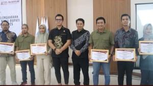 20251027-APRESIASI-BADAN-ADHOC-KPU-Bangka-saat-acara-evaluasi-penyelenggaraan.jpg
