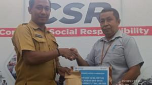 20251027-PT-Timah-Tbk-menyerahkan-bantuan.jpg