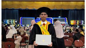 20251027-Rizky-Aflaha-doktor-termuda-UGM.jpg
