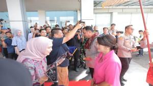 20251031-SAMBUT-KAPOLDA-BARU-Gubernur-Babel-Hidayat-Arsani-di-dampingi-1.jpg