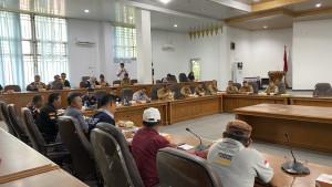 20251103-RDP-Rapat-Dengar-Pendapat-RDP-di-DPRD-Bangka-berkenaan-polemik.jpg