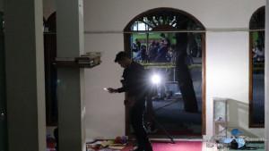 20251108-Tim-Puslabfor-Polri-periksa-lokasi-ledakan-di-masjid-SMAN-72-jakarta.jpg
