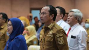 bangka/Algafry-Bangka-Tengah-berdiri-melongo.jpg