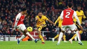 Arsenal-melawan-Wolves.jpg