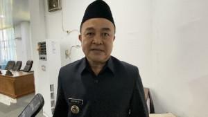 Jantani-Ali-tengah-bengong.jpg