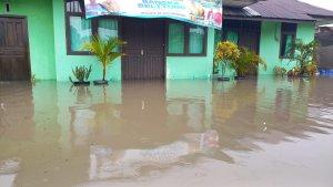 Kondisi-Kantor-UPT-KPHL-Belantu-Mendanau-tergenang-banjir.jpg