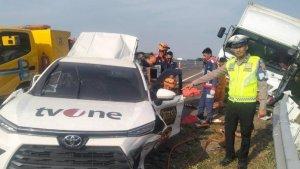 Kronologi-Mobil-TV-One-Alami-Kecelakaan-Tabrak-Truk-di-Tol-Pemalang-3-Orang-Tewas.jpg