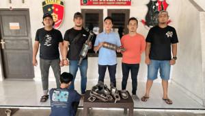 Pencuri-katalis-knalpot-mobil.jpg