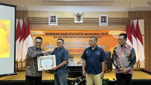 Penghargaan-BPS-ke-Bangka-Pos.jpg