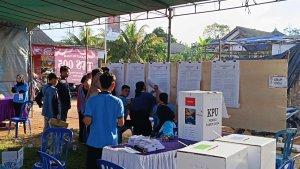 Suasana-pemungutan-suara-di-TPS-005-Desa-Air-Mesu-Timur.jpg
