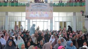 Umi-Pipik-di-Kajian-Muslimah-Bangka-Tengah.jpg