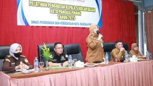 Wakil-Wali-Kota-Pangkalpinang-Dessy-Ayutrisna-buka-pelatihan-kepsek.jpg