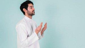 fadhilah-atau-keutamaan-doa-qunut-beserta-bacaannya-untuk-salat-subuh-atau-salat-witir-saat-ramadan.jpg