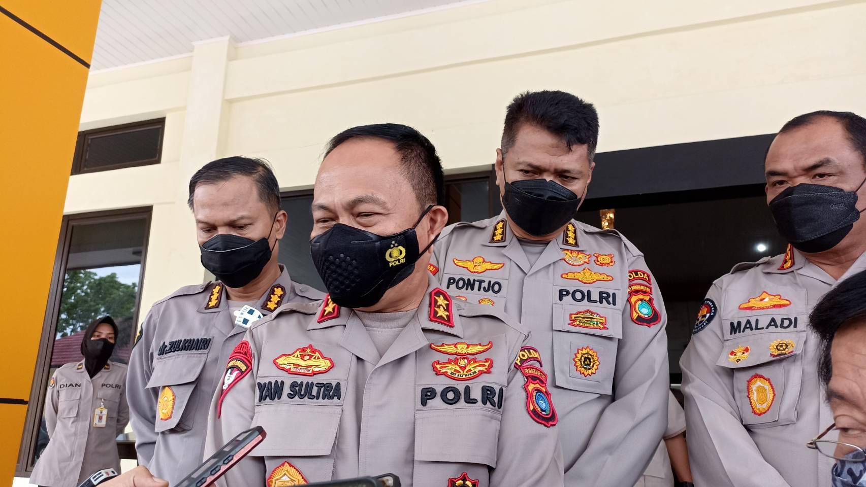 20220405-Kapolda-Babel-Irjen-Pol-Yan-Sultra-Didampingi-PJU-Polda-Babel.jpg