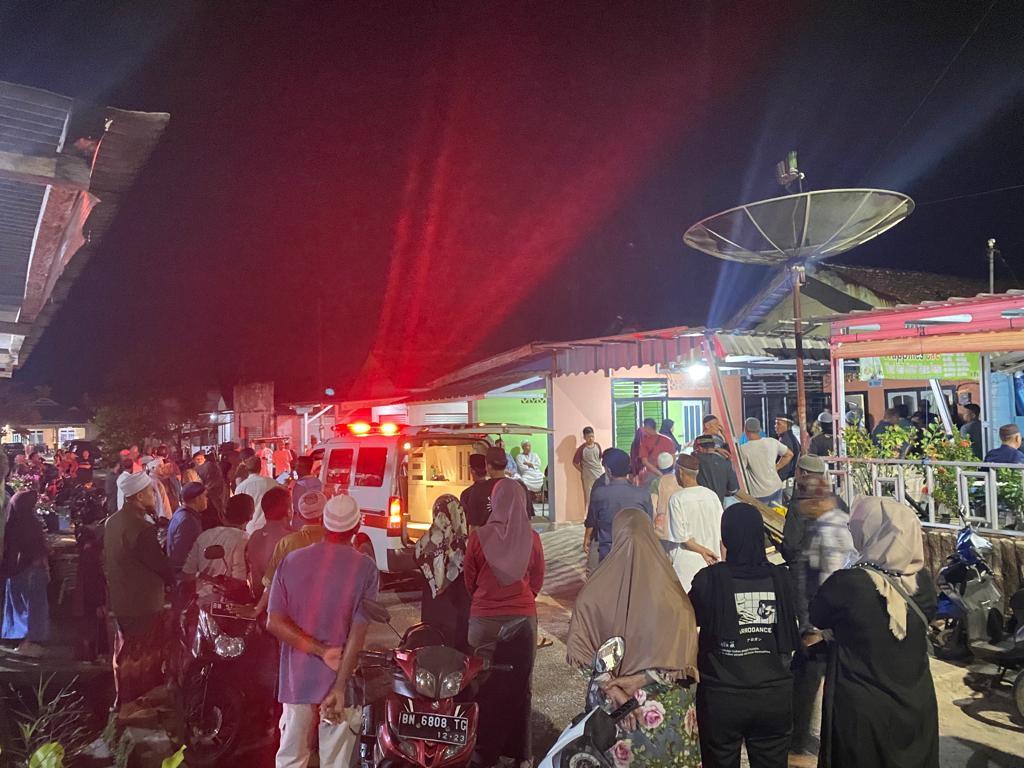 PNS Tewas Disambar Petir, Tangis Keluarga Meledak Sambut Kedatangan Jenazah Ramadhoni