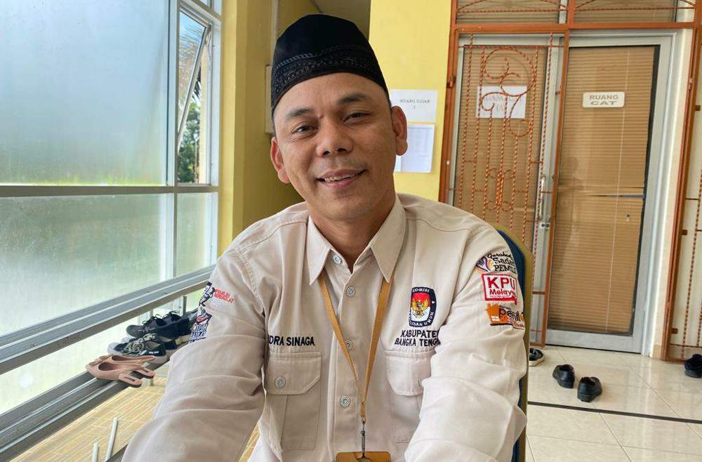 20221208-Komisioner-KPU-Bangka-Tengah-Hendra-Sinaga.jpg