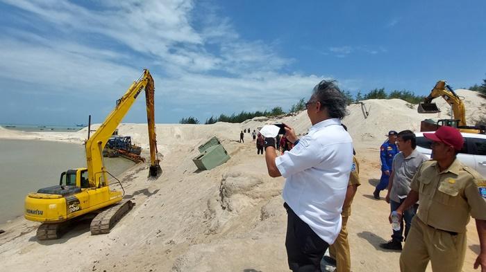 20230314-aktivitas-2-alat-berat-yang-dikerahkan.jpg
