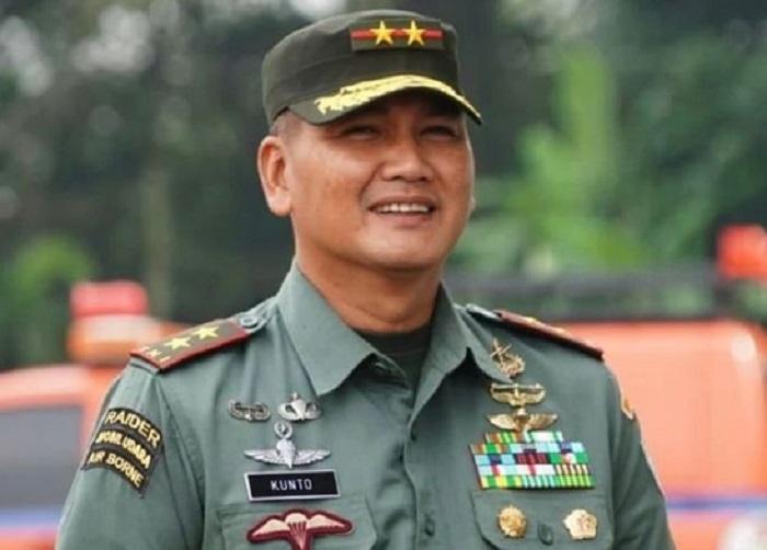 20240710-Profil-Mayjen-Kunto-Arief-Wibowo-Anak-Try-Sutrisno.jpg
