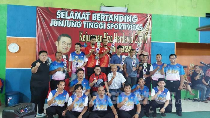 Riza Herdavid Dorong Kemajuan Cabor Bulutangkis di Basel, Targetkan Prestasi Nasional-Internasional - 20241001-Calon-Bupati-Bangka-Selatan-Riza-Herdavid-2.jpg