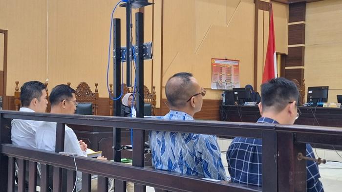 20250303-KORUPSI-DANA-KUR-Empat-orang-terdakwa-kasus-korupsi-dana-KUR.jpg