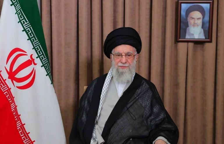 Siapa Ayatollah Ali Khamenei? Ini Profil Pemimpin Tertinggi Iran dan Sosok Calon Kuat Penggantinya