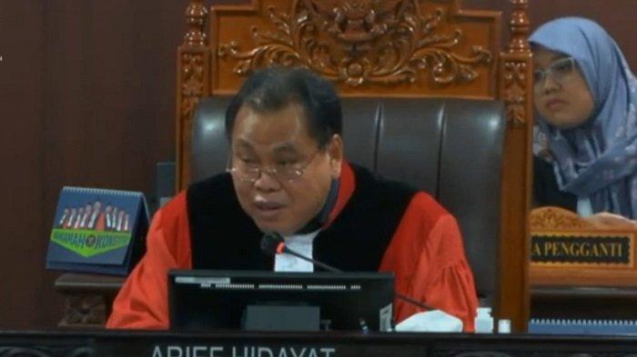20250918-Arief-Hidayat-hakim-MK.jpg