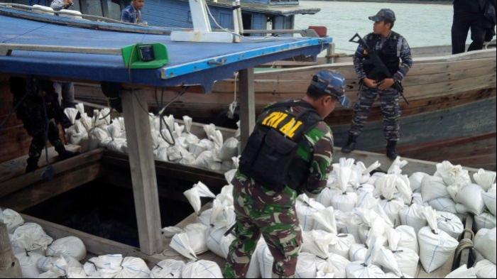 TNI AL Datangi Gudang dan Smelter di Sungailiat, 134 Ton Timah Diduga Hendak Dikirim ke LN