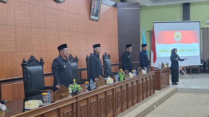 20251027-Rapat-Paripurna-DPRD-Kabupaten-Bangka-Tengah-dengan-acara.jpg