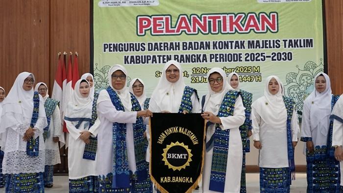 bangka/20251112-PENGURUS-BARU-Pelantikan-pengurus-baru-BKMT-Kabupaten-Bangka.jpg