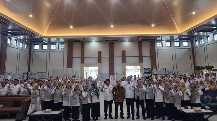 bangka/20251120-FOTO-BERSAMA-Penutupan-pelatihan-pembelajaran-mendalam.jpg