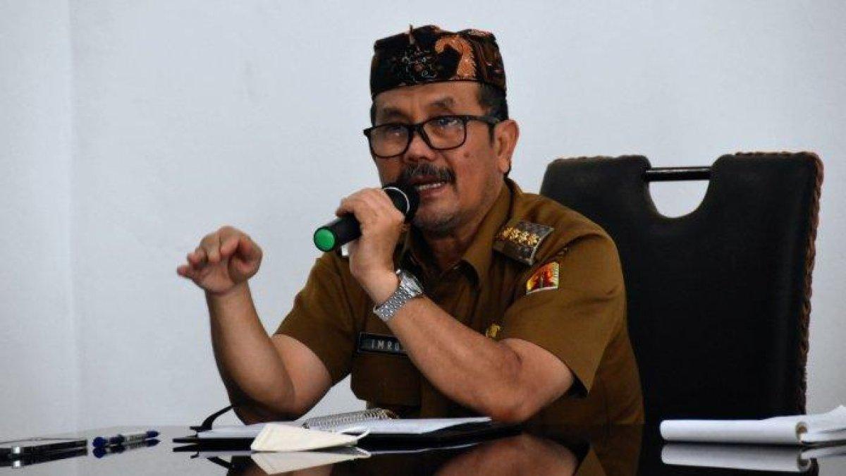 Sosok H Imron Bupati Cirebon Cabut Semua Temuan Kelapa Sawit, Diganti Mangga Gincu