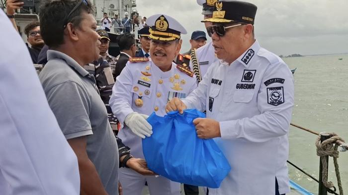 bangka/20260115-NELAYAN-DIBERI-BANTUAN.jpg